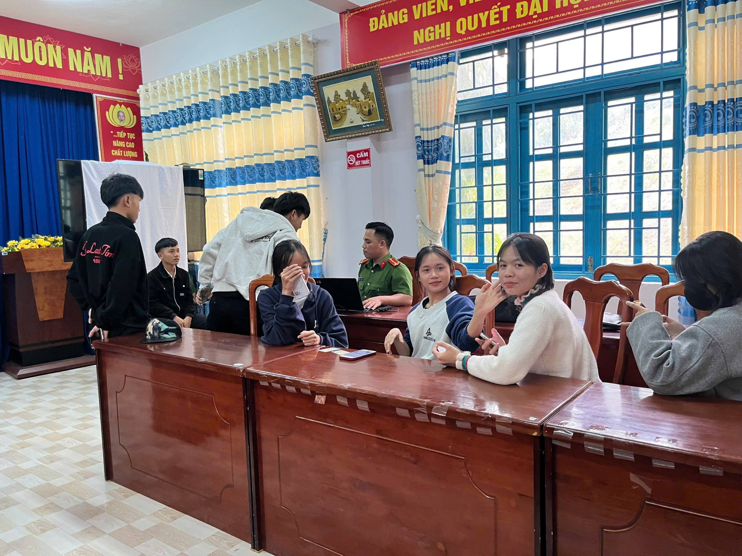 anh tin bai